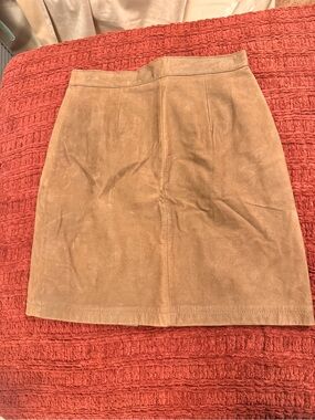 Authentic vintage Women's Mini Suede Skirt in Tan